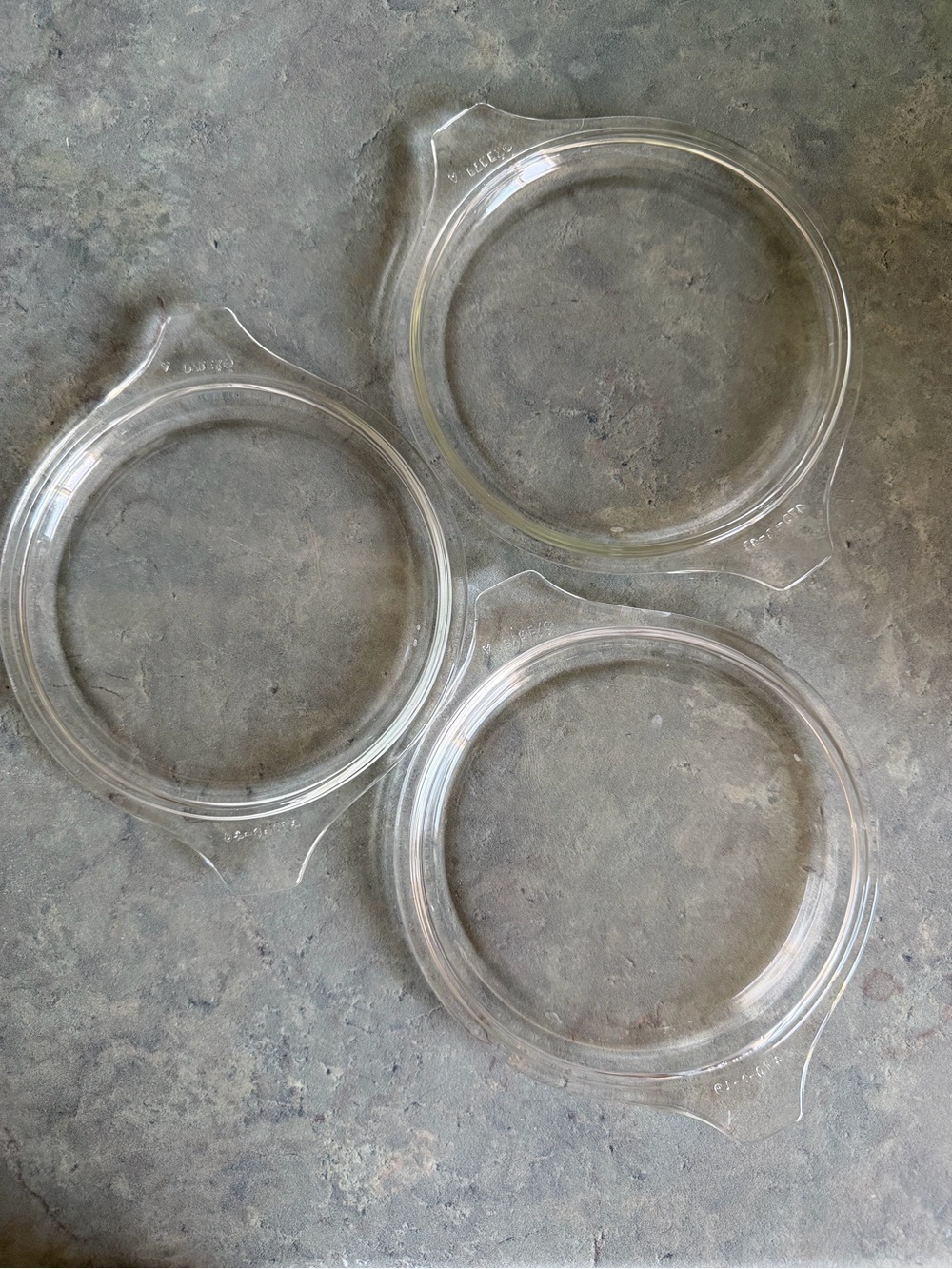 Three vinatge pyrex 470 casserole lids